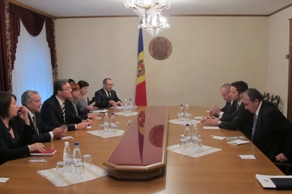 Кристиан Вигенин разговаря с президента и председателя на парламента на Молдова